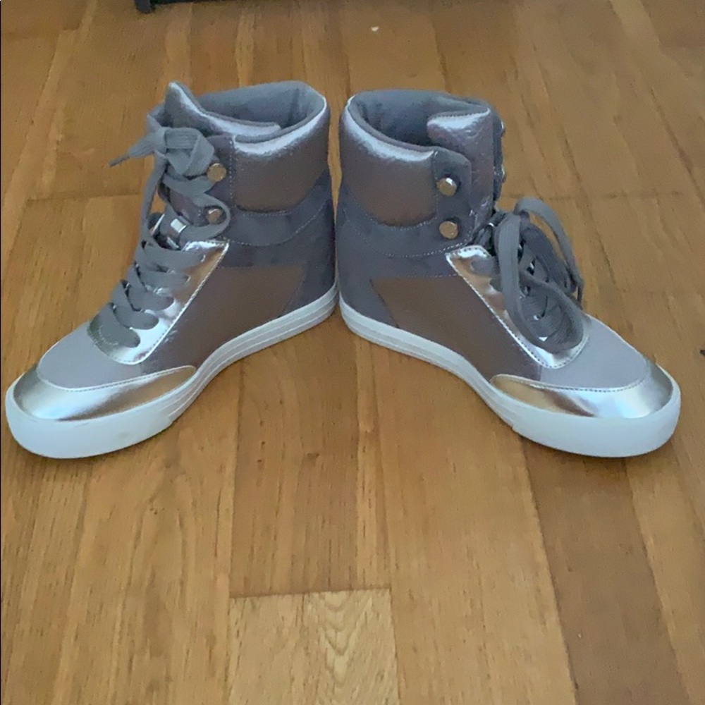 Sneaker wedges